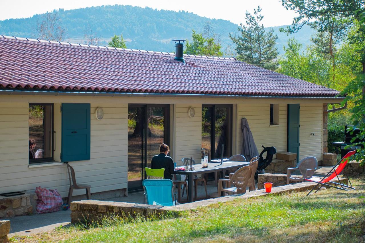 Village De Gites De La Foret De Ganigal Le Malzieu-Ville Buitenkant foto