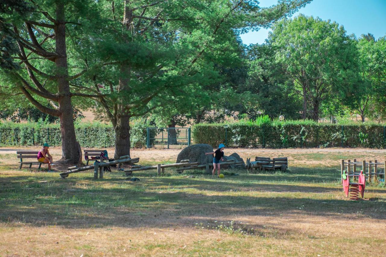 Village De Gites De La Foret De Ganigal Le Malzieu-Ville Buitenkant foto
