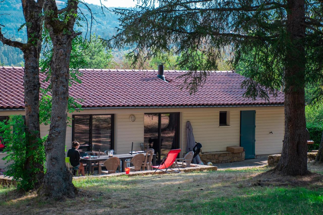 Village De Gites De La Foret De Ganigal Le Malzieu-Ville Buitenkant foto