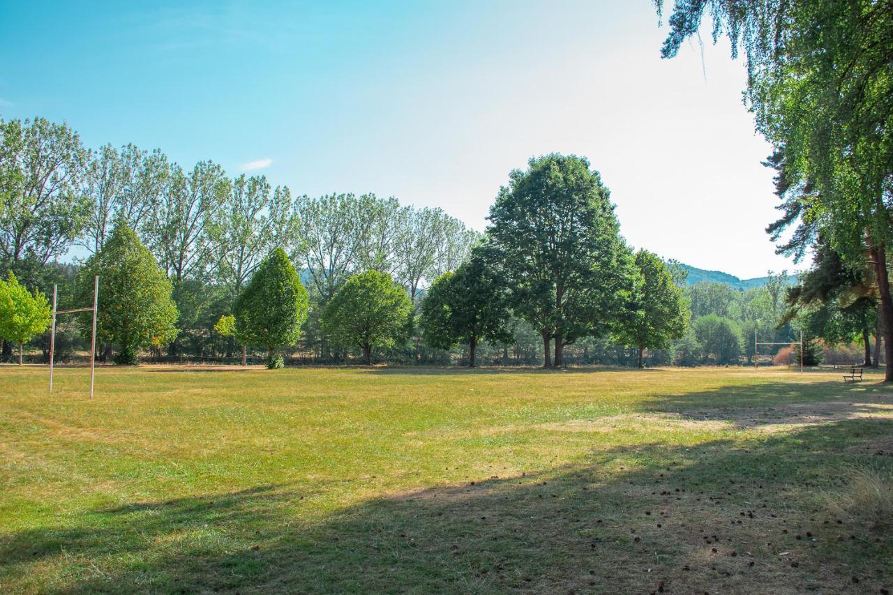 Village De Gites De La Foret De Ganigal Le Malzieu-Ville Buitenkant foto