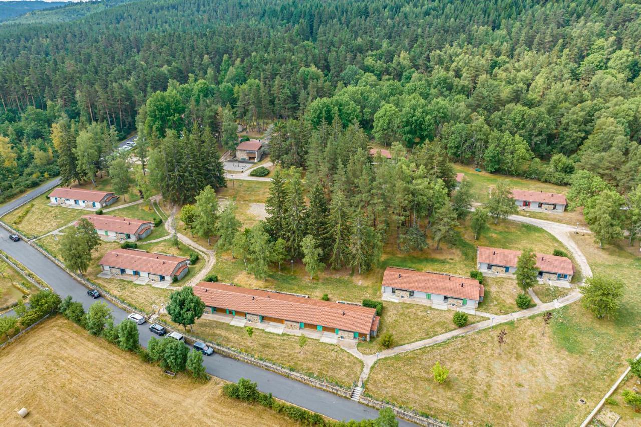 Village De Gites De La Foret De Ganigal Le Malzieu-Ville Buitenkant foto